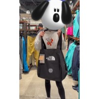 5中: The North Face #11305 特大手提袋 (黑色)