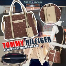 5底: Tommy Hilfiger #11357 印花款手提包包